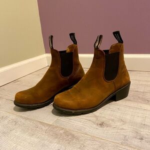 Antique Brown Heeled Blundstone Boots - Size 9